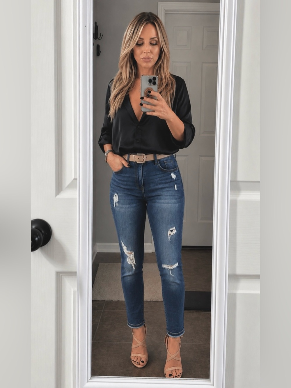 Maurices Mid-Rise Distressed Blue Jeans | Size: Medium Short | Like New